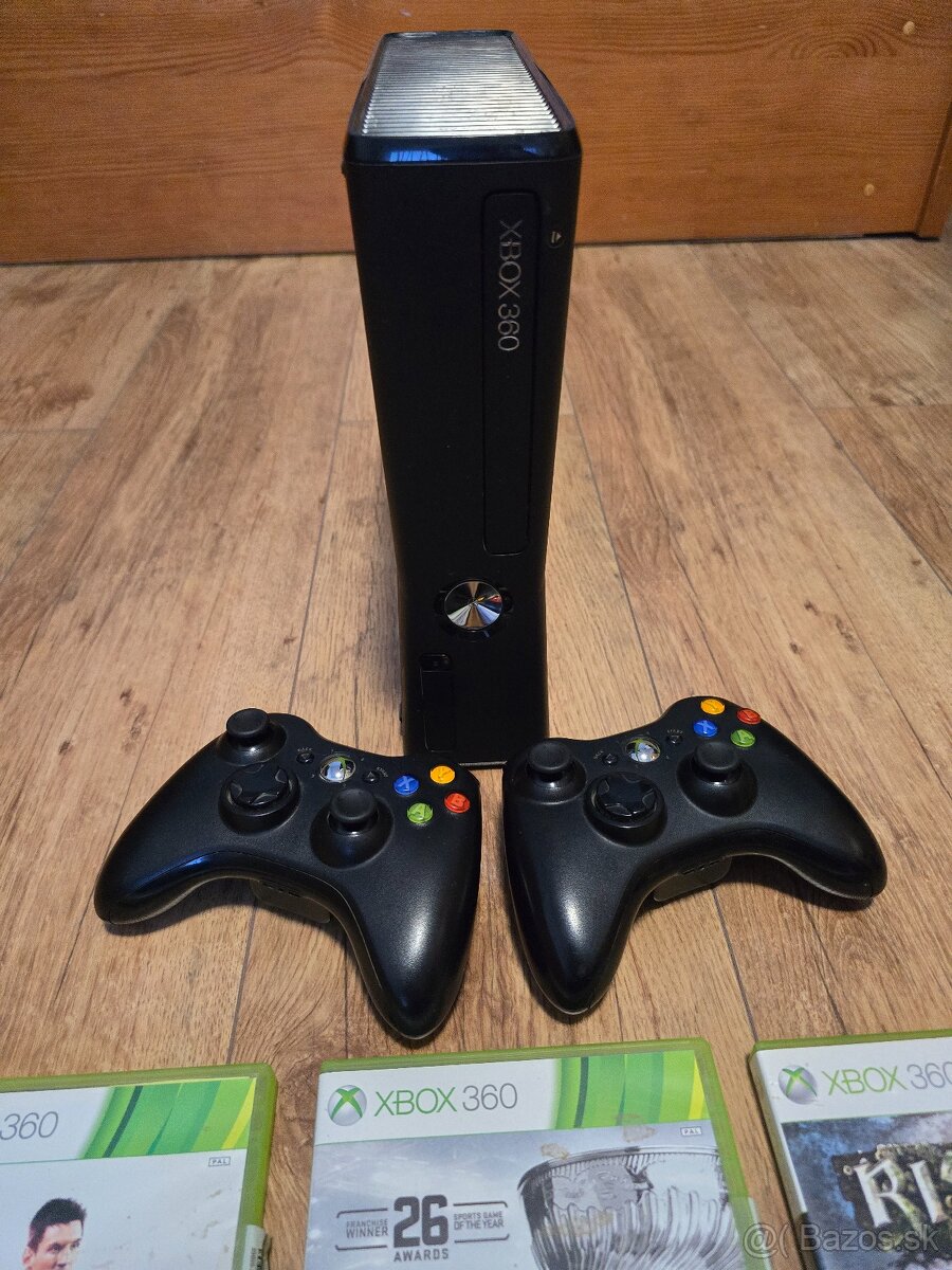 Xbox 360 Slim 4GB