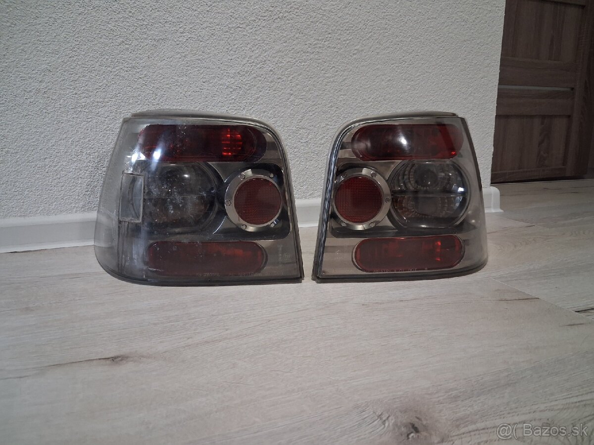 Zadné svetlá Volkswagen Golf 4