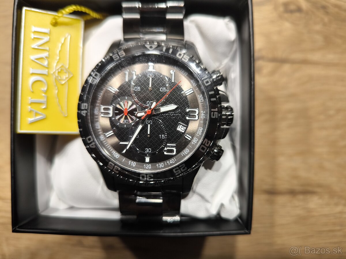 Chronograph Invicta.