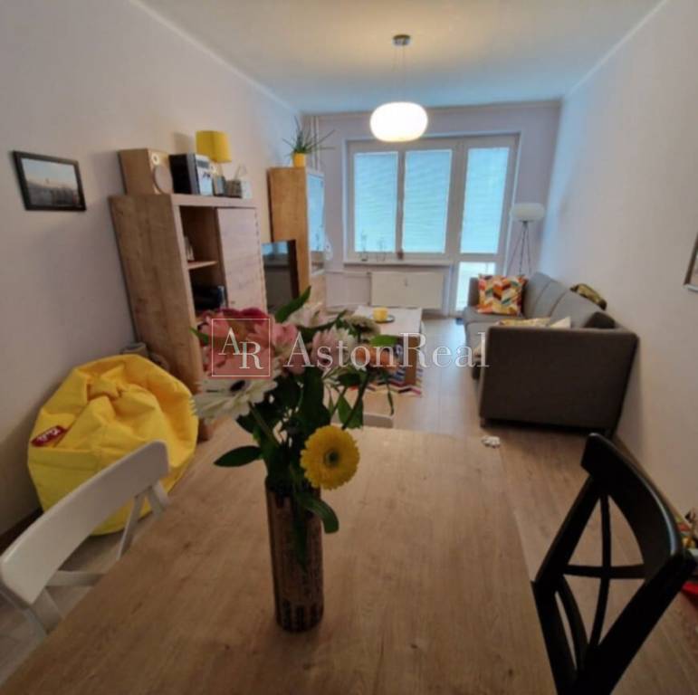 Garzónka s loggiou , 33 m2 , Petržalka