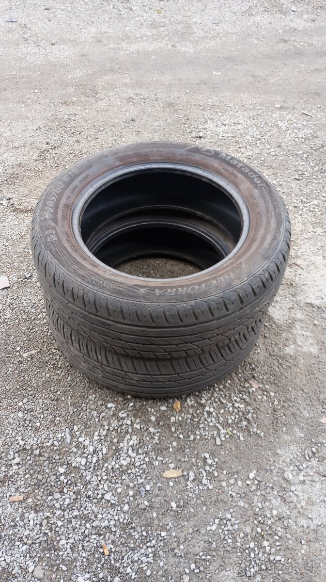 Letne pneu 205/60 r16