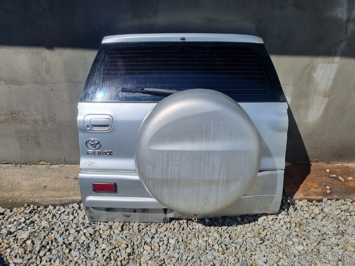 Toyota RAV4 2000-2005 Kufrove dvere