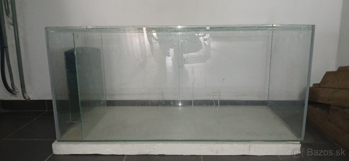 Akvárium 220L