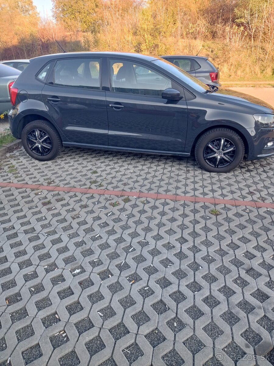 Predám vw Polo 1.0mpi 55kw ,benzín rok v.2014 ,61tis.km