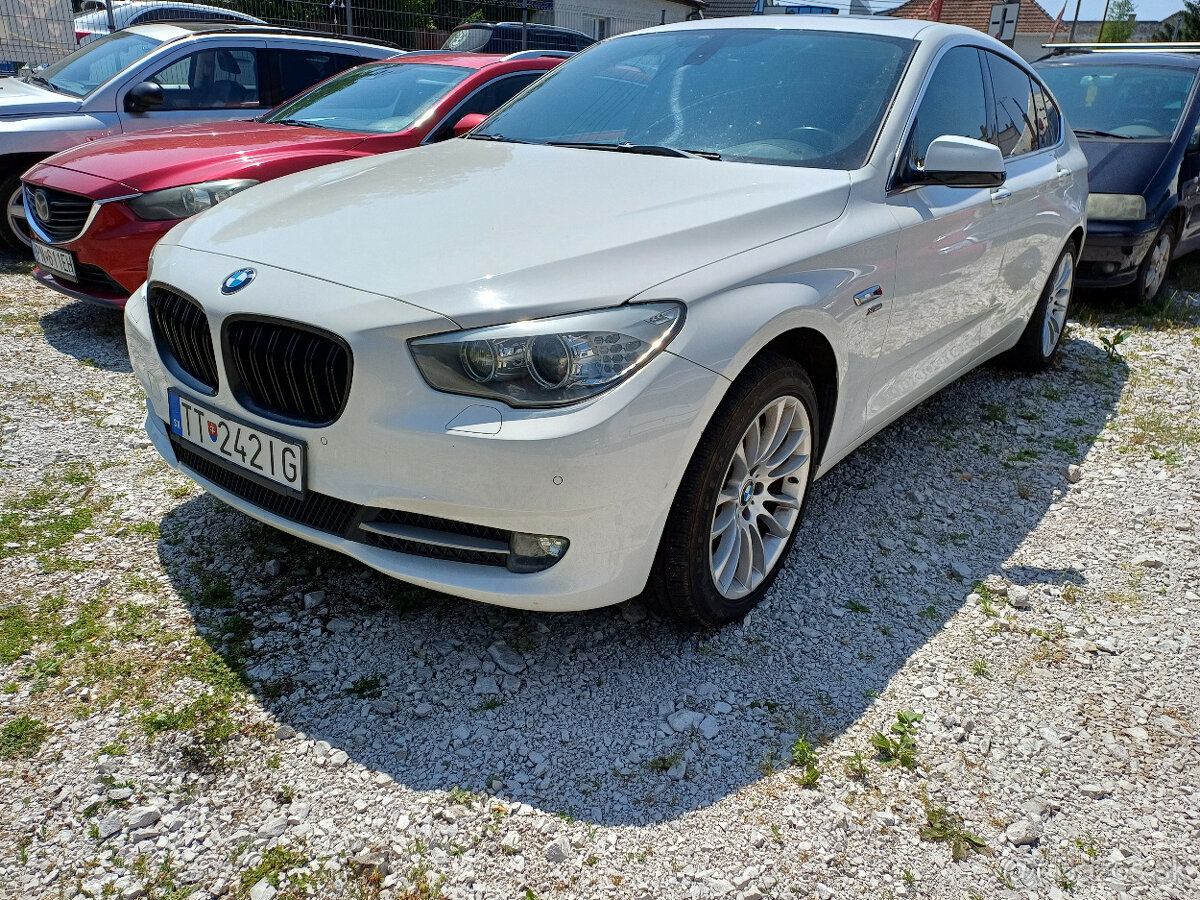 bmw 530d xdrive,180kw,r.v.2012,AT8,full,panorama,biela
