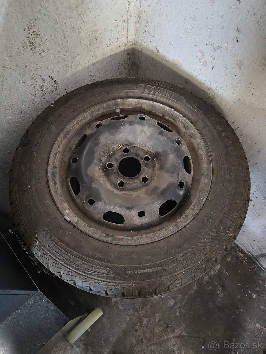 Plechové disky s pneumatikami Škoda Fabia