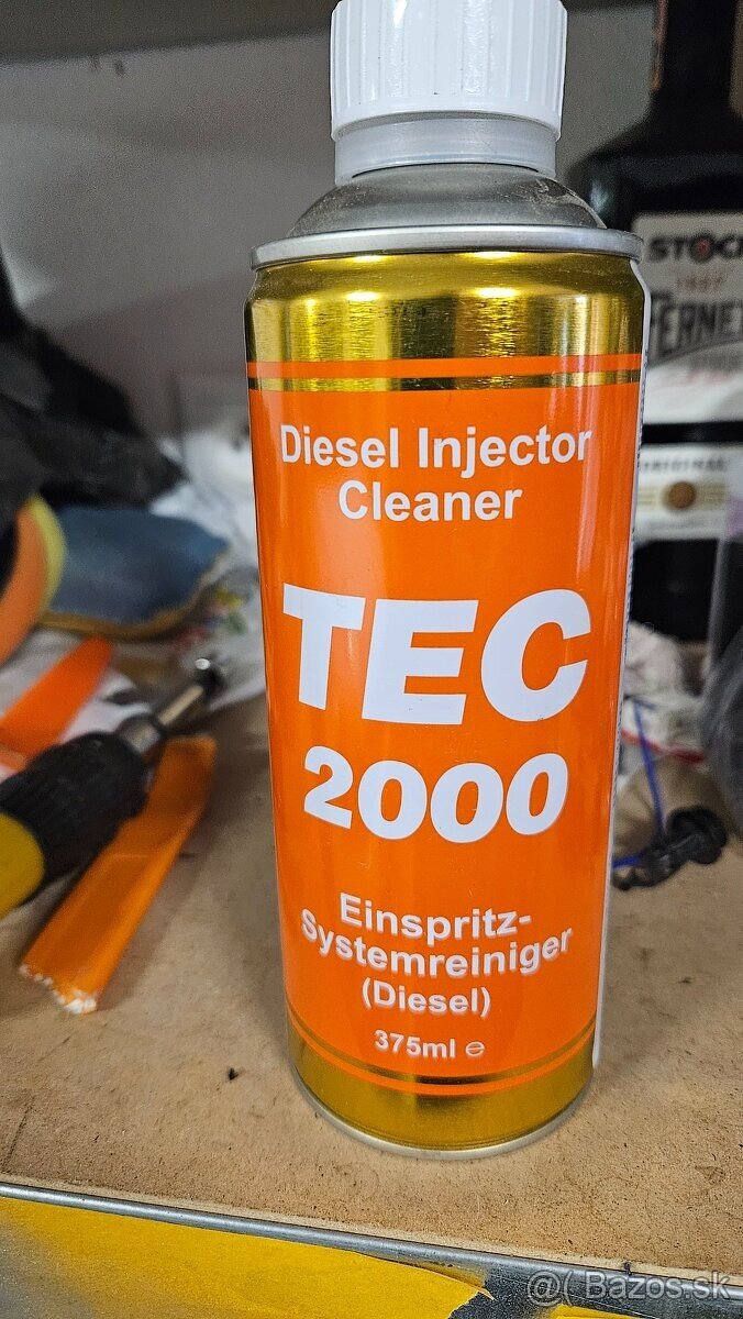 Prípravok na čistenie vstrekovacich trysiek