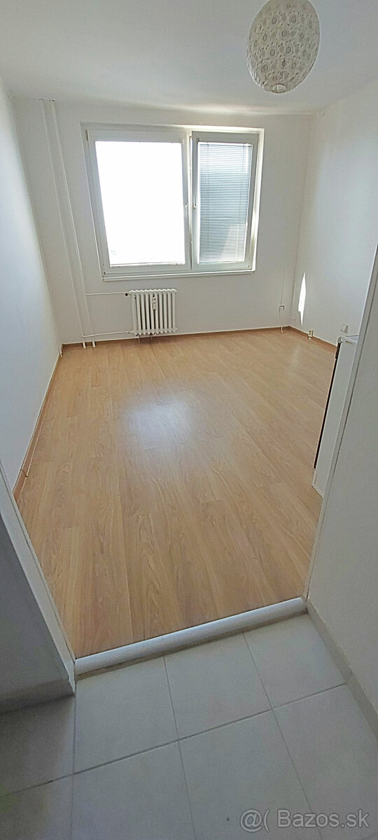REZERVOVANE Prenajom Garsonka Sala 