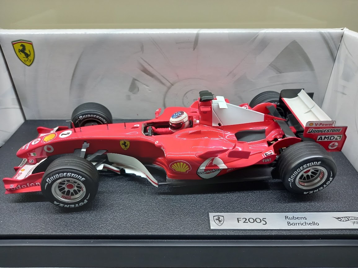 F1 FERRARI F2005 2005 RUBENS BARRICHELLO HOTWHEELS 1:18
