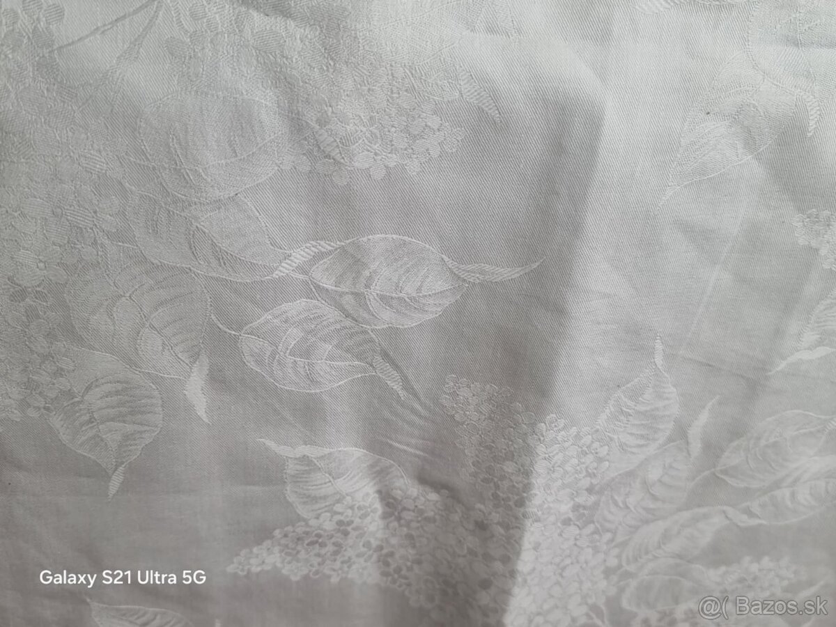 Damaškové posteľne oblecenie