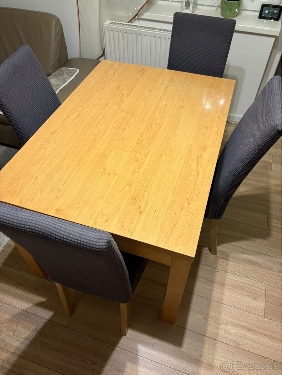 Drevený stôl so stoličkami + konferenčný stolík