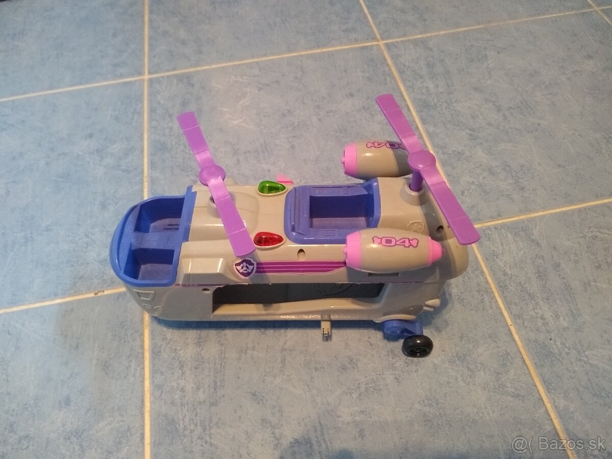 Labková patrola vrtulnik