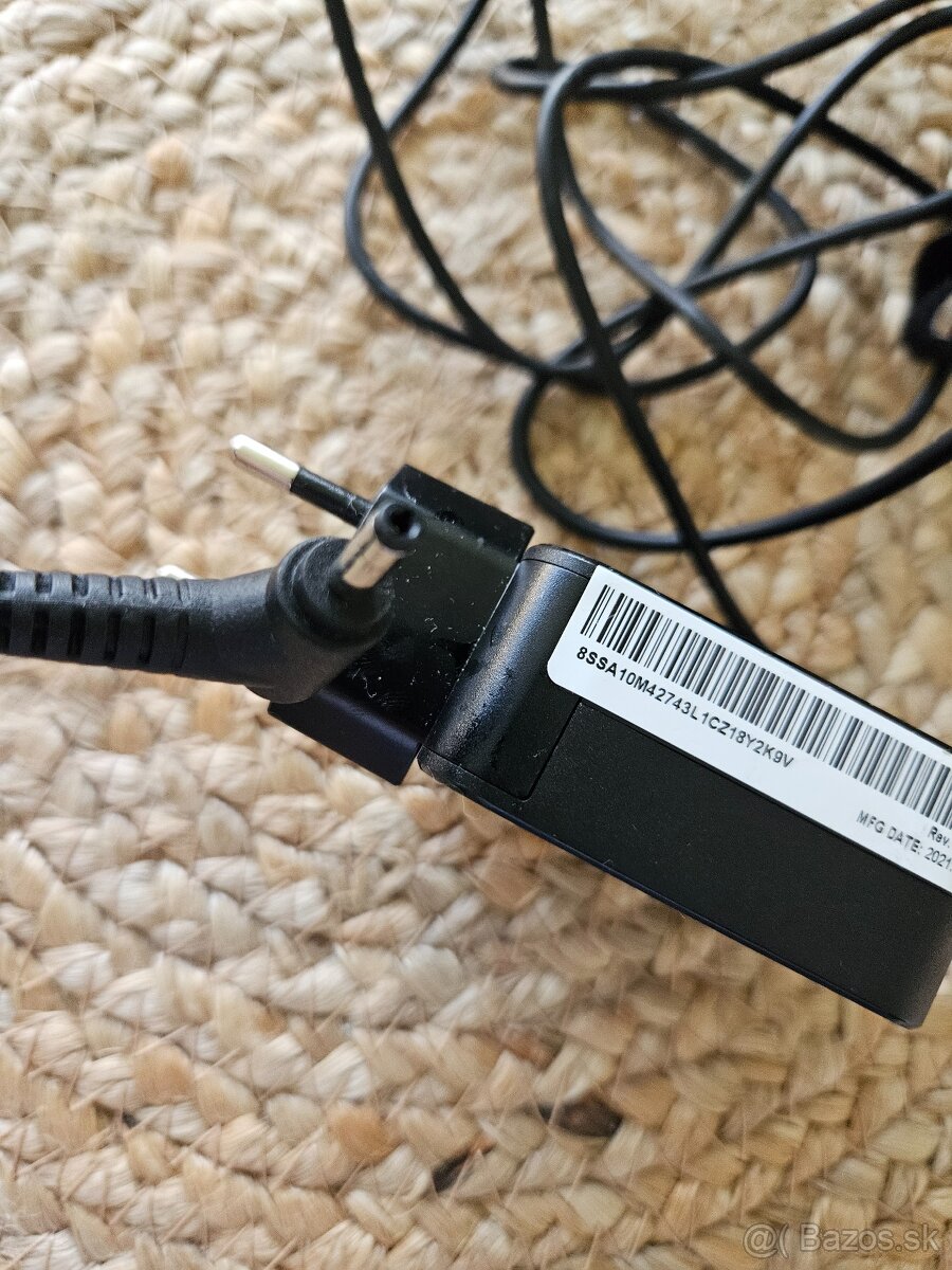 Nabíjačka na notebook