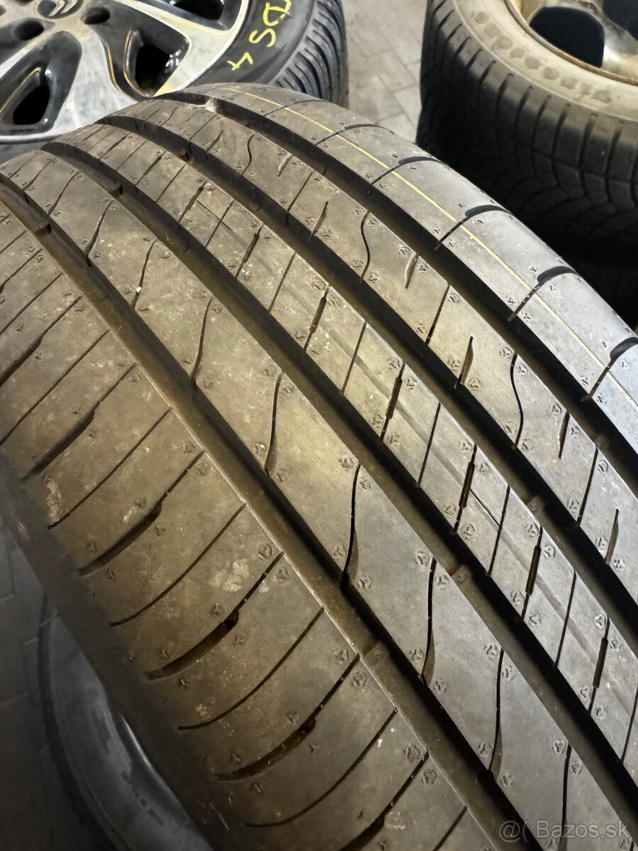 205/50R17 93V Goodyear