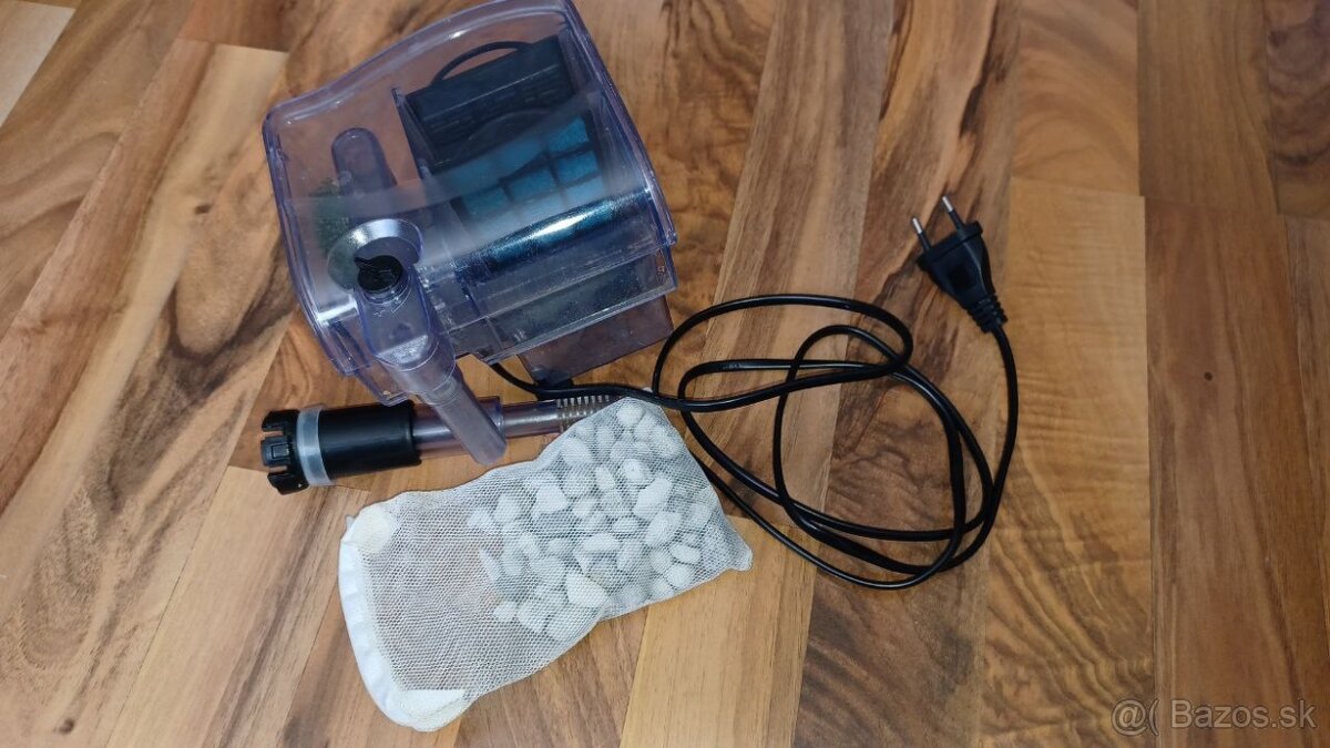 Závesný filter do akvária