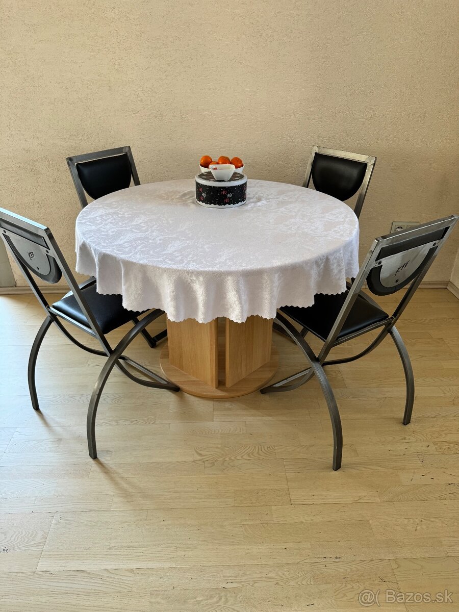 Stôl stoličky