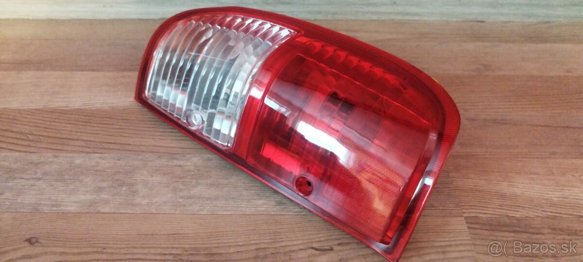 Ford Ranger,Mazda B2500 svetlá