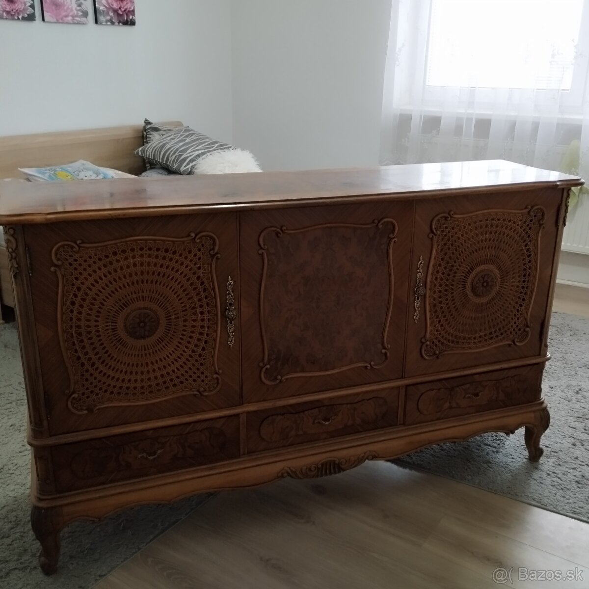 Starožitná komoda