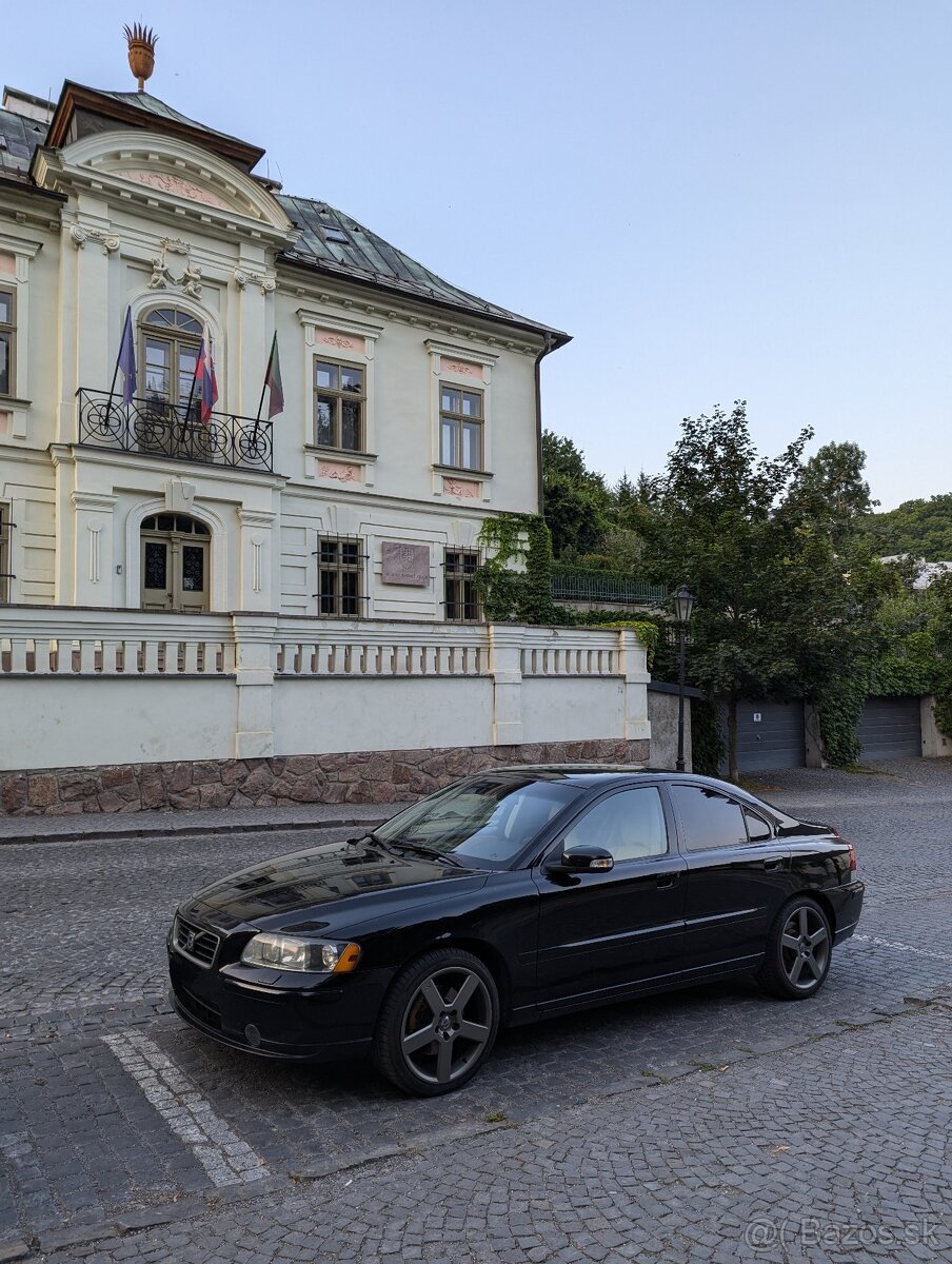 Volvo S60 D5 R-Design