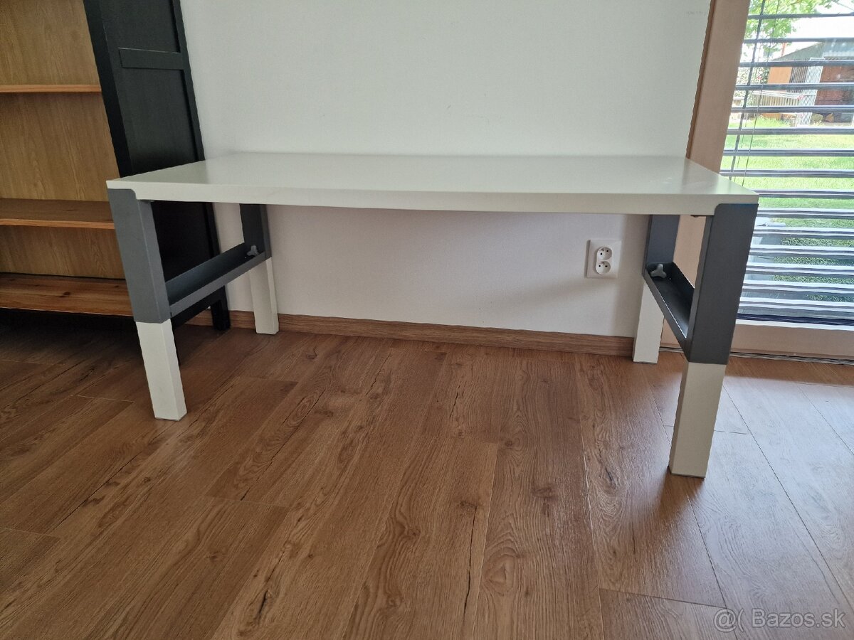 Rastúci detský stôl IKEA Pahl