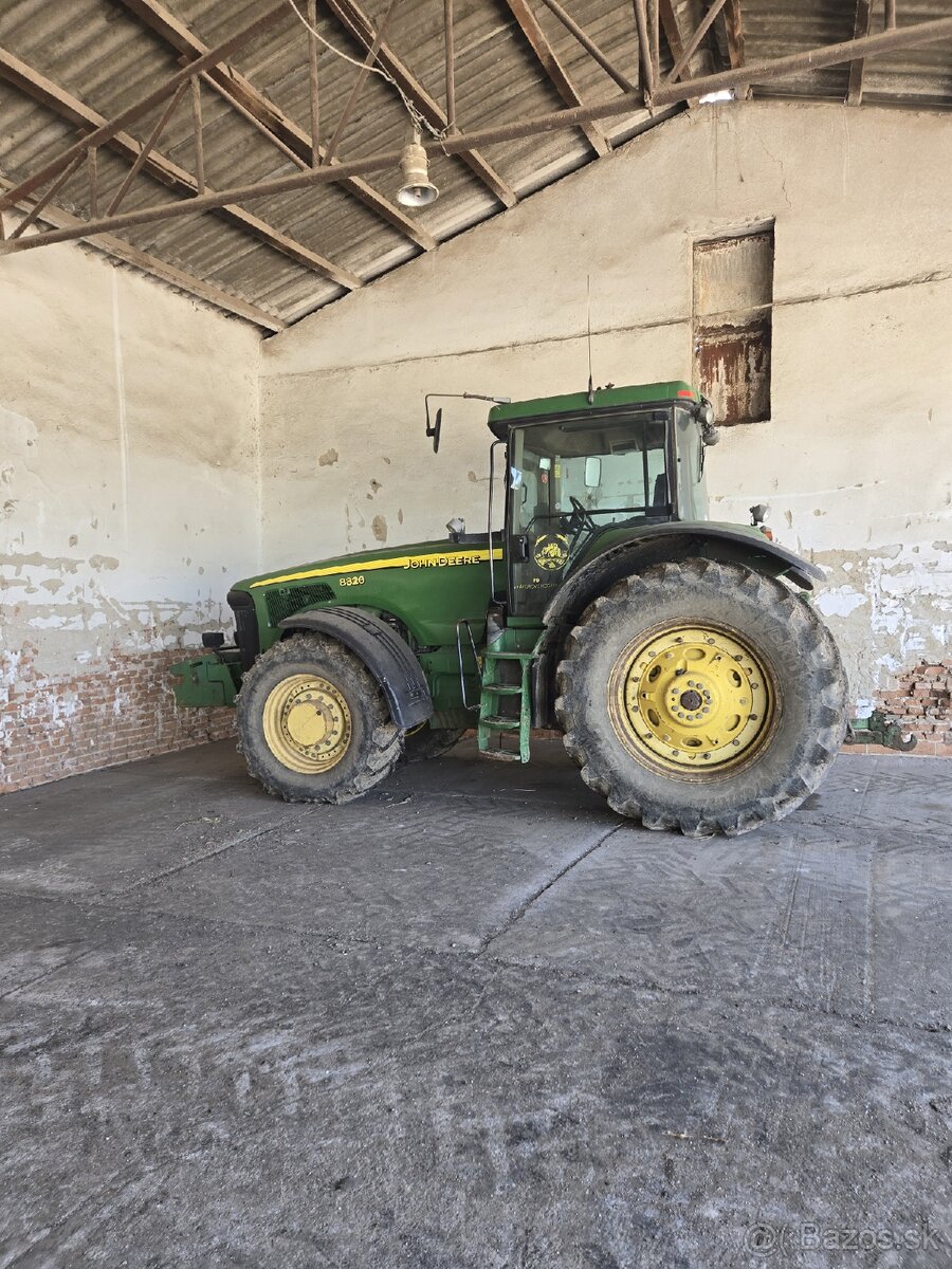 John Deere 8320
