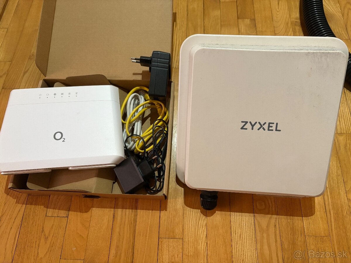 Anténa Zyxel NR7103 + router