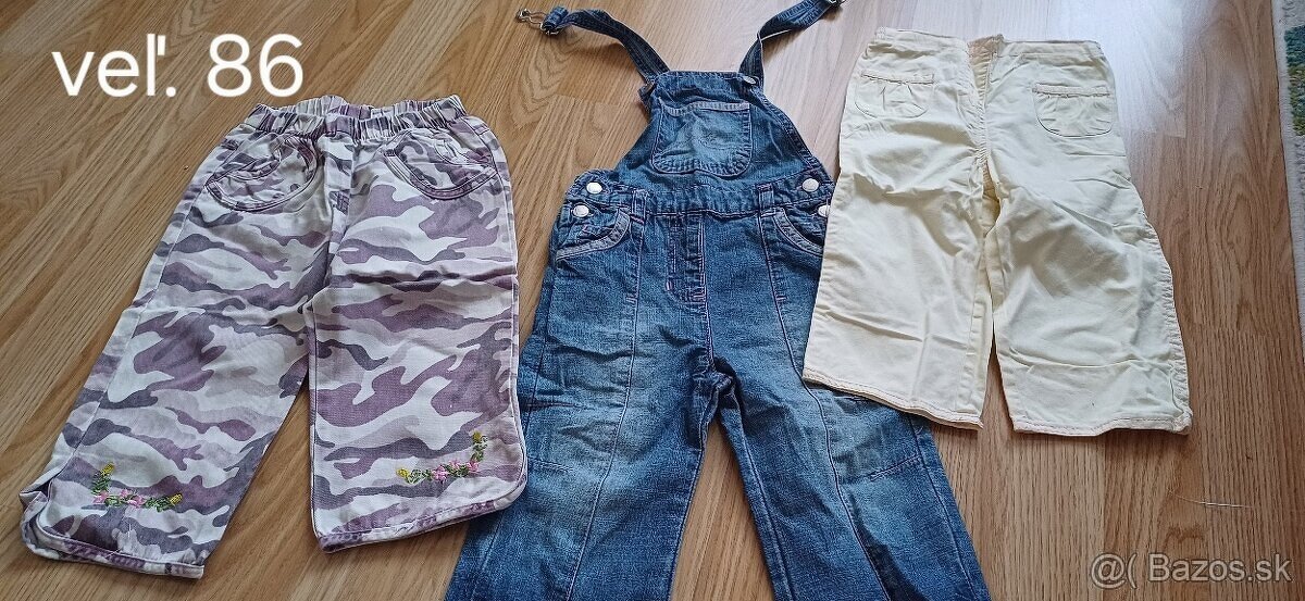 Balík oblečenia pre dievčatko