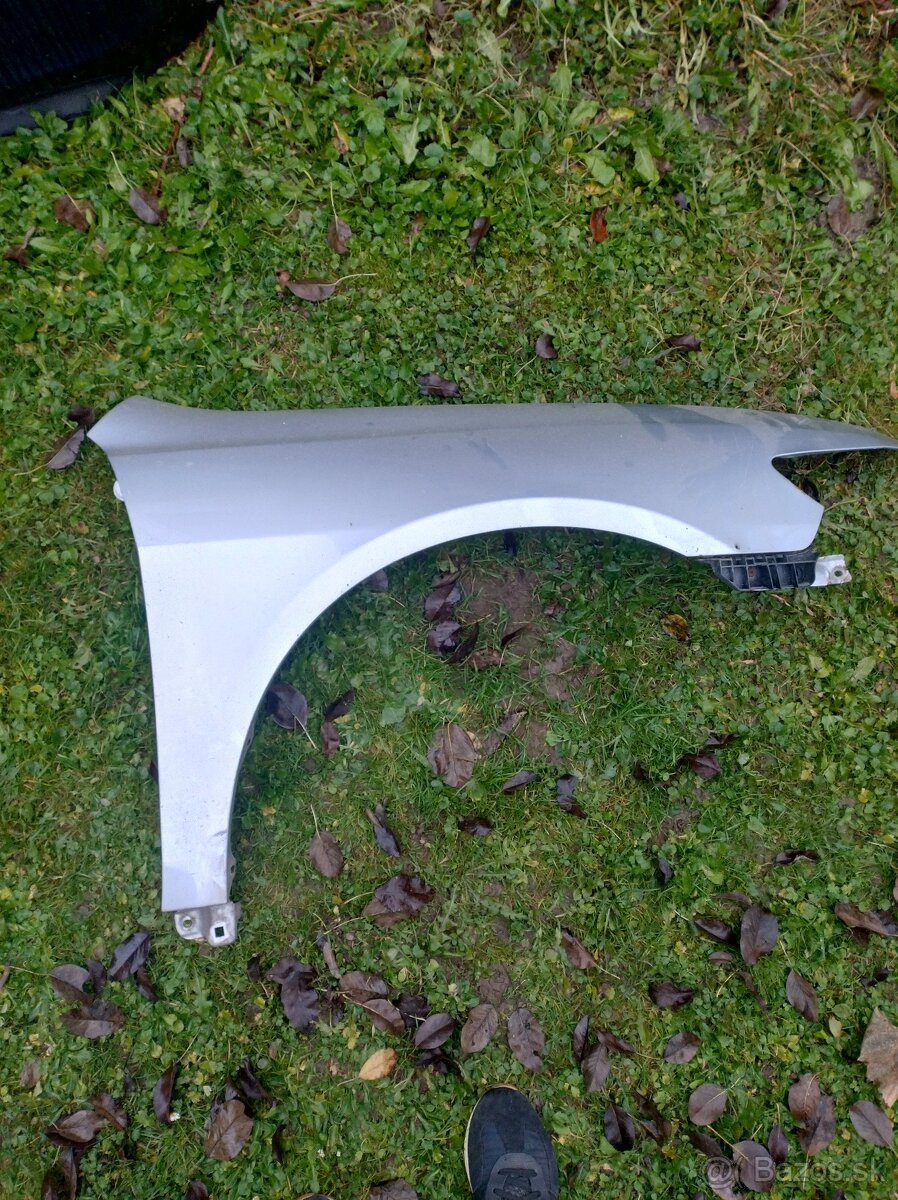 Honda Accord 7g pravý blatník