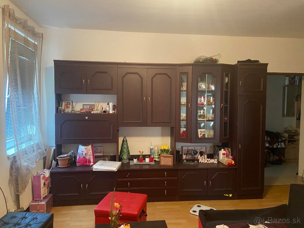 Predám zachovalú obývaciu stenu