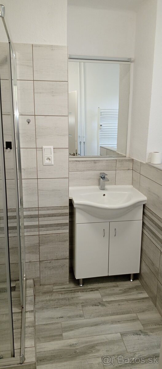 Veľký 2 izbový byt - 10