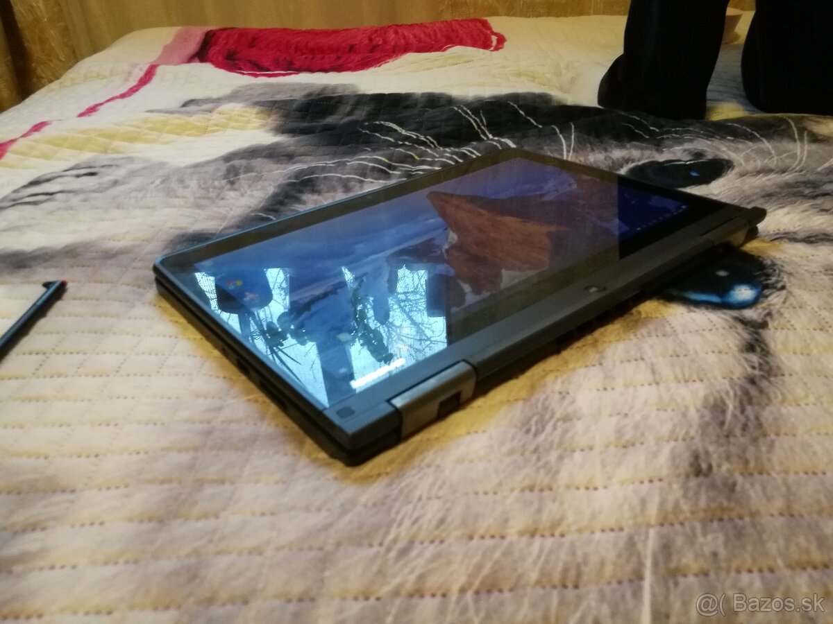 Tablet a netbook v jednom. Lenovo YOGA. - 10