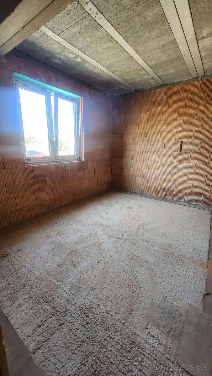 Na predaj 5 izbový rodinný dom v obci Dunajský Klátov s možn - 10