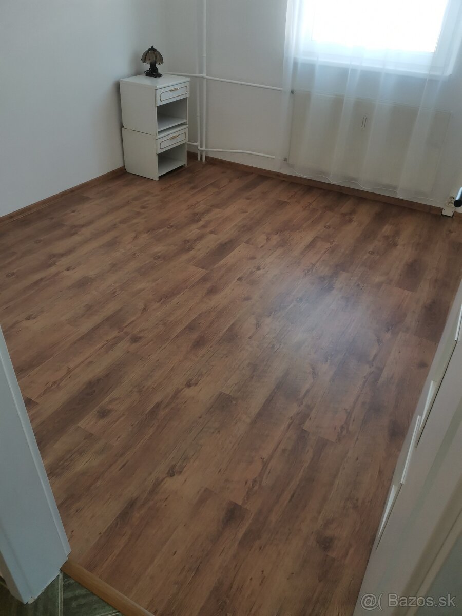 Prenájom 2 izbový byt Krompachy (Lorencova ul,centrum) - 10