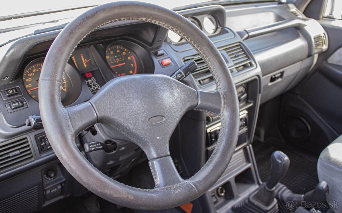 Mitsubishi Pajero Camper - 10