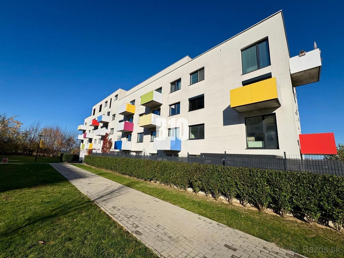 Novinka - novostavba - garážové státie - 10