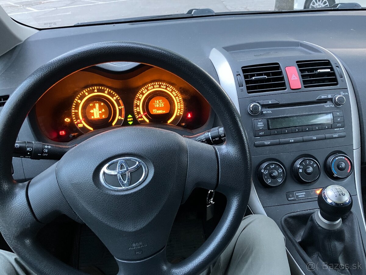 Toyota Auris 1.4 2008 - 10