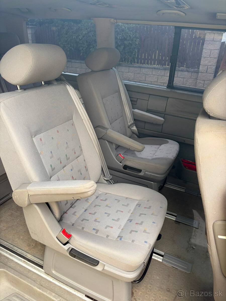 Volkswagen Multivan 2.5 TDI 96 kW – 7 míst - 10