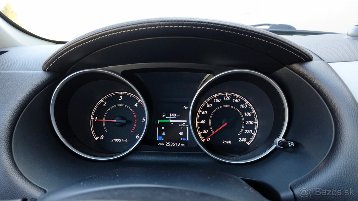 Mitsubishi Outlander 2.2 DI-D 177k Intense 4x4 2011 - 10