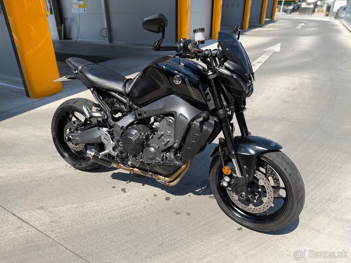 Yamaha MT09 - 10
