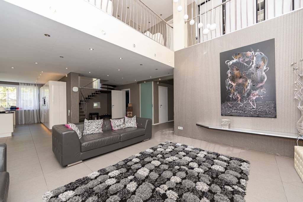 Luxusná 6-izbová vila s wellness centrom, bazénom a hosťovsk - 10