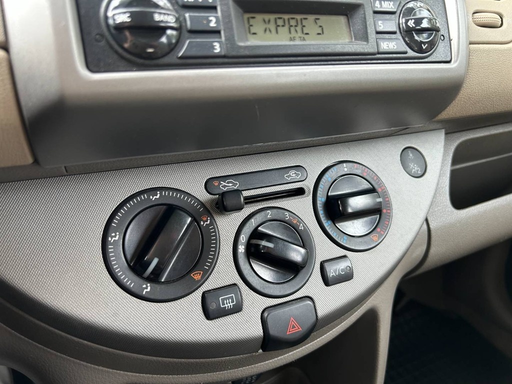 Nissan Note 1.4 l Acenta/Len: 123 414km/ Slovenské Auto - 10