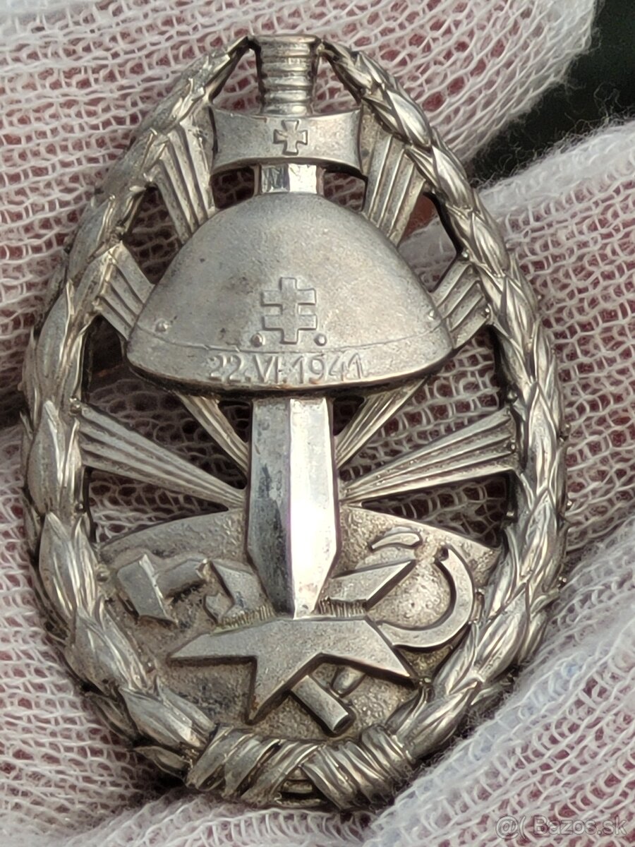 Odznak.vyznamenanie..vf. - 10