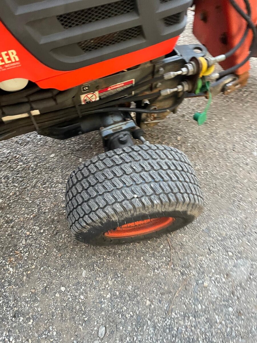 Malotraktor KUBOTA BX2200d so zimným setom - 10