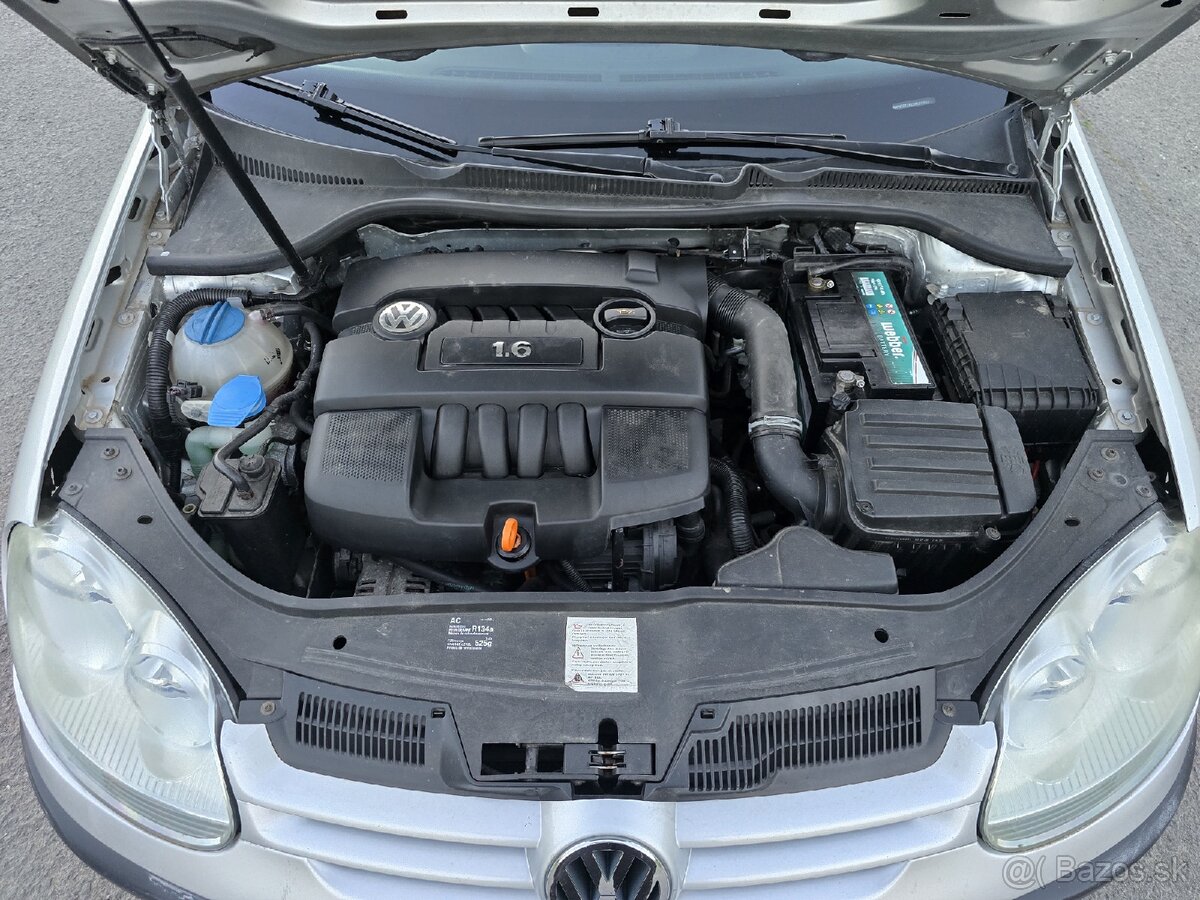 VW Golf 1.6 - 10