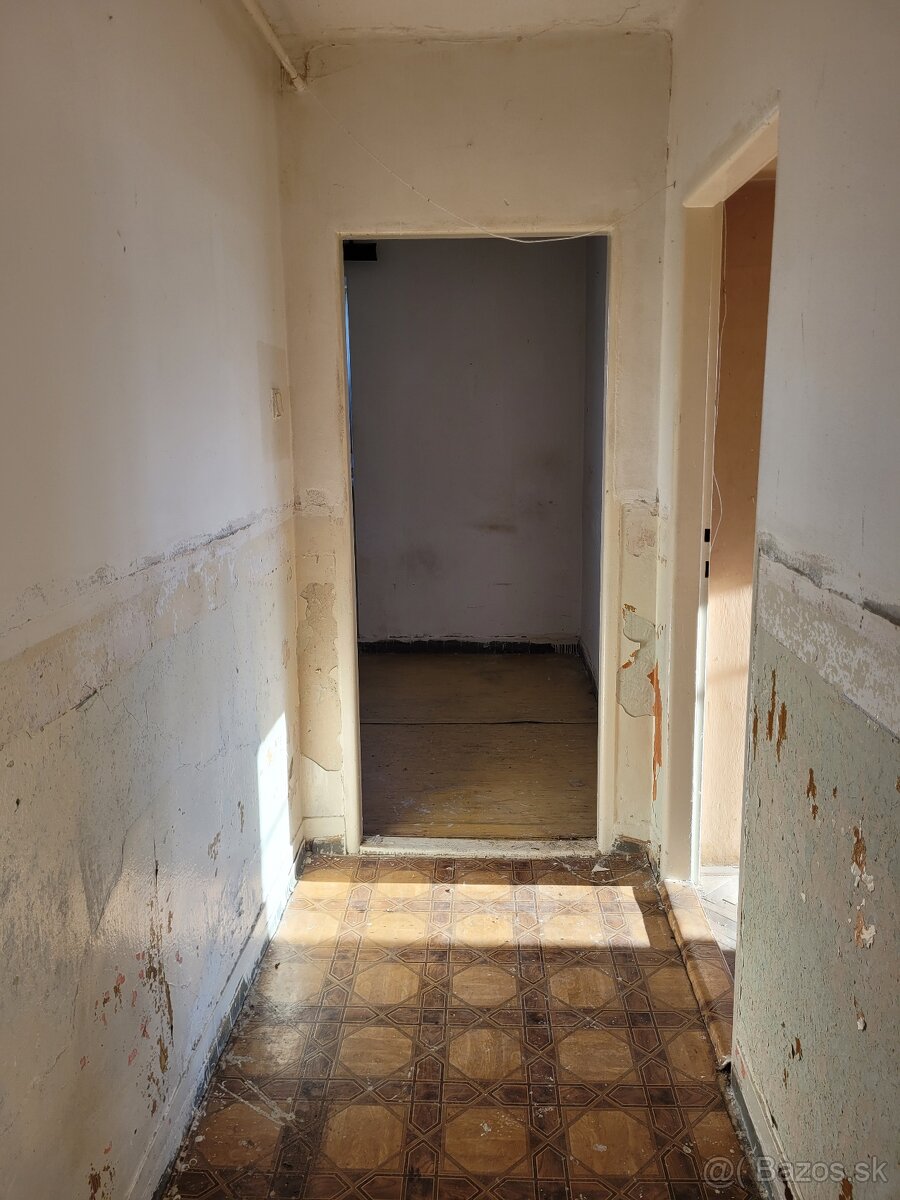 Veľký 2 izb. byt, ul. Školská - 10