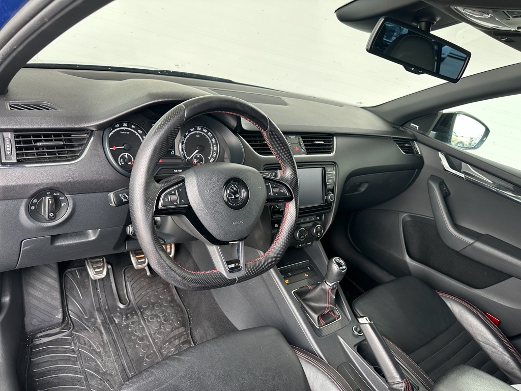 483- Škoda,Octavia Combi RS,2015,nafta,2.0 TDI RS,135kw - 10