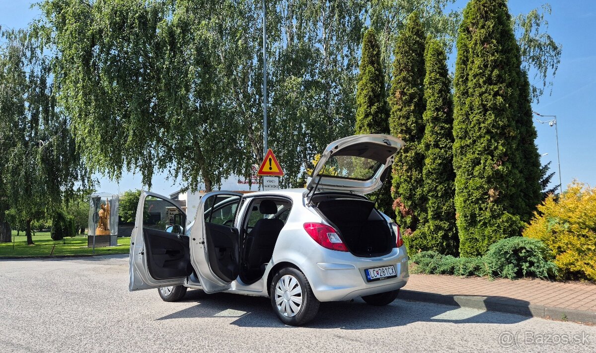 Opel Corsa 1.4 benzín automat rv.10/2009 - 10