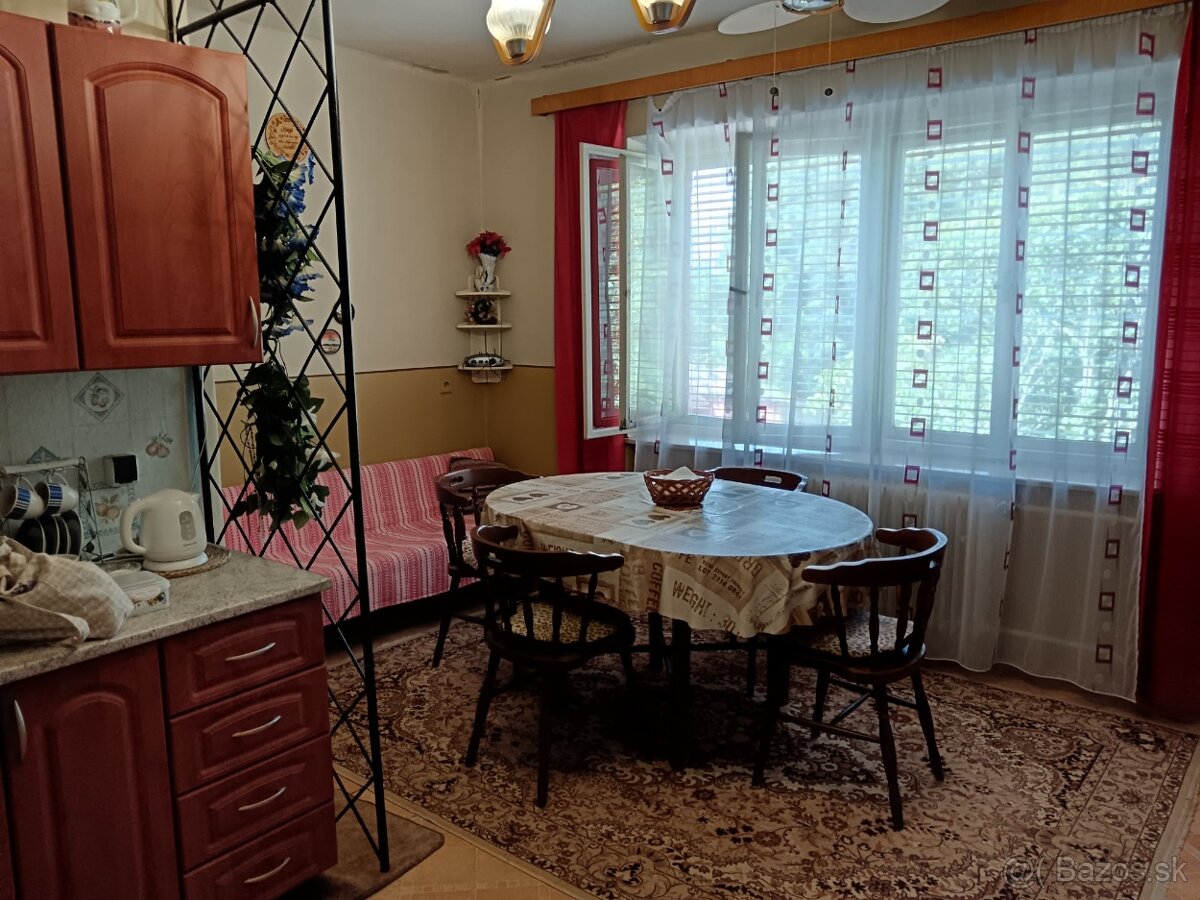 Rodinný dom s velkým pozemkov v blízkosti kupelov Dudince - 10