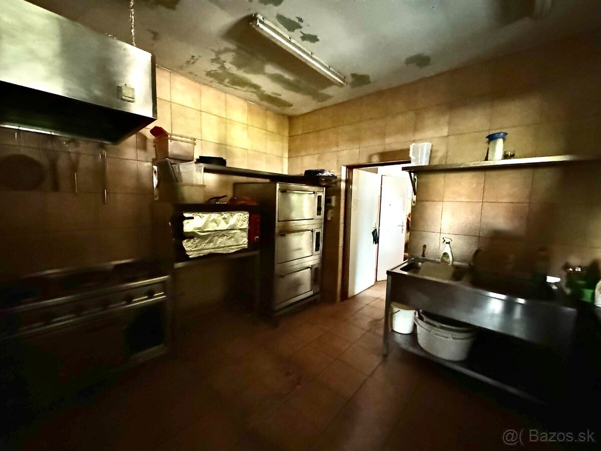 VÝRAZNÁ ZĽAVA ➔ Rodinný dom v Neninciach - 10