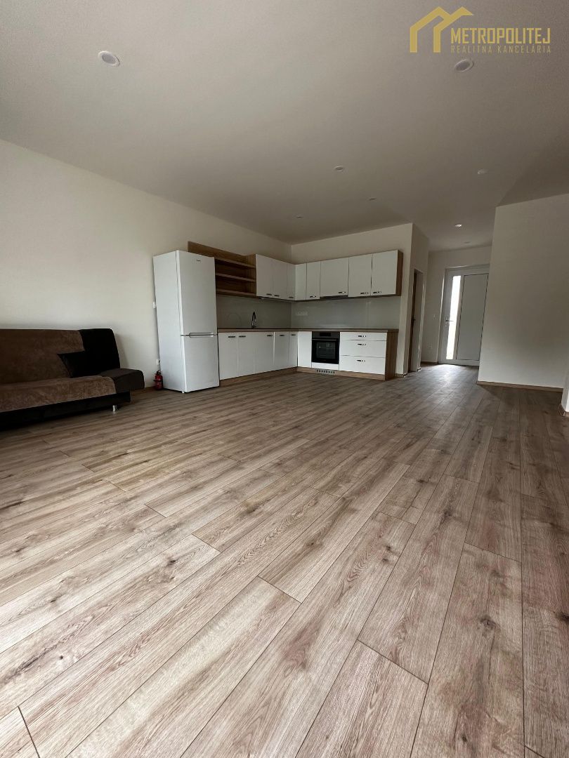 Prenájom novostavby rodinného domu v Rybanoch - 10